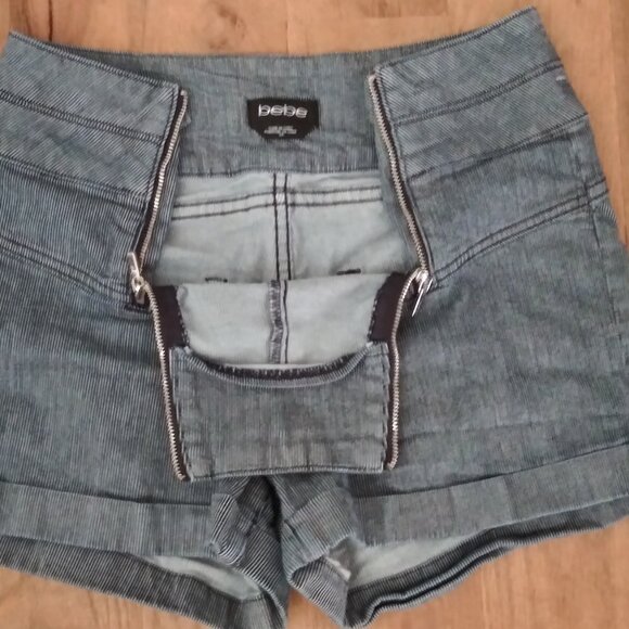 Size 29 pin-striped bebe short - Picture 4 of 5